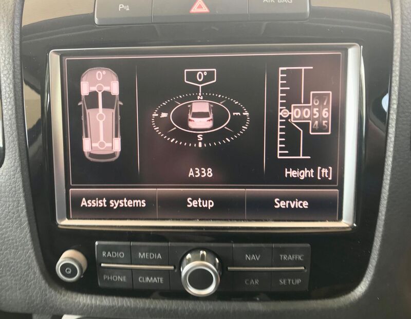 VOLKSWAGEN TOUAREG