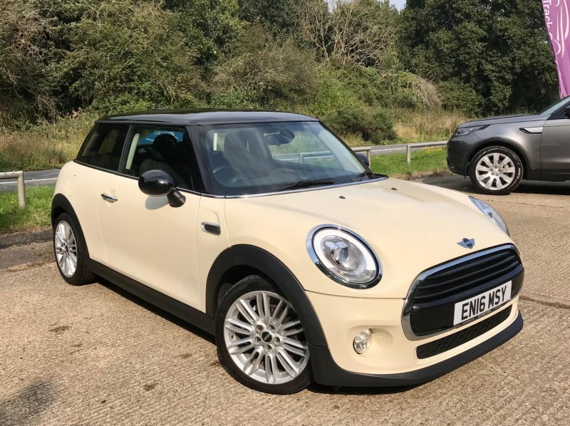 MINI HATCH