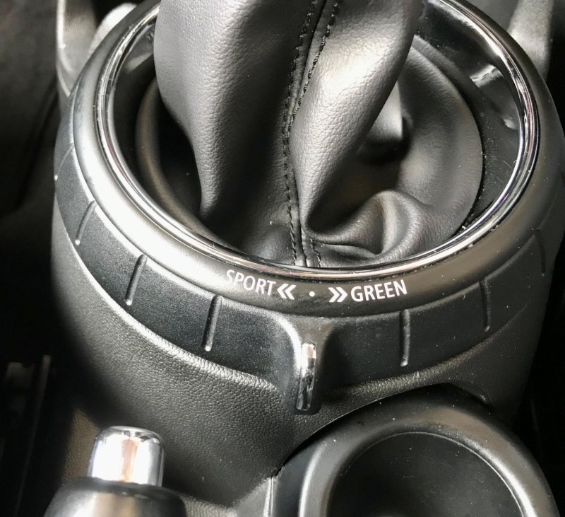 MINI HATCH