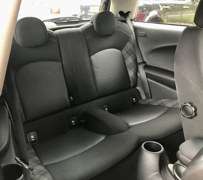 MINI HATCH