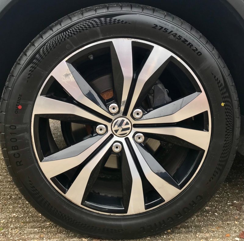 VOLKSWAGEN TOUAREG