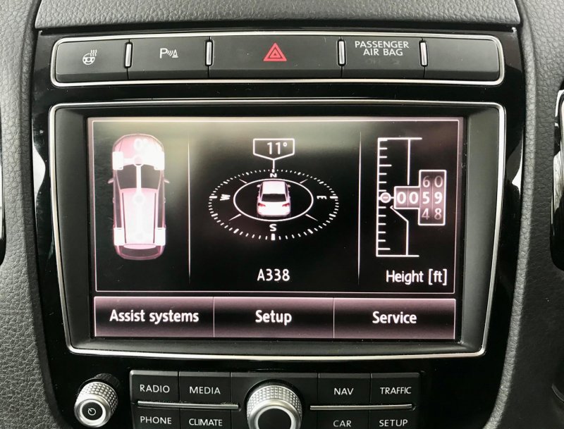 VOLKSWAGEN TOUAREG