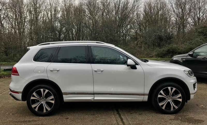 VOLKSWAGEN TOUAREG