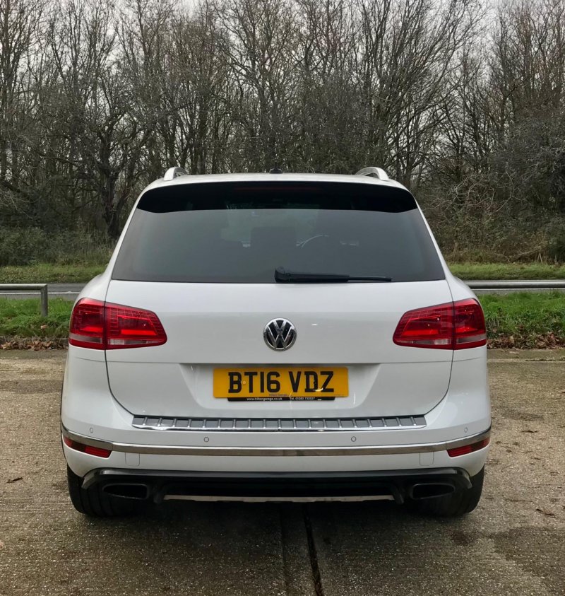 VOLKSWAGEN TOUAREG