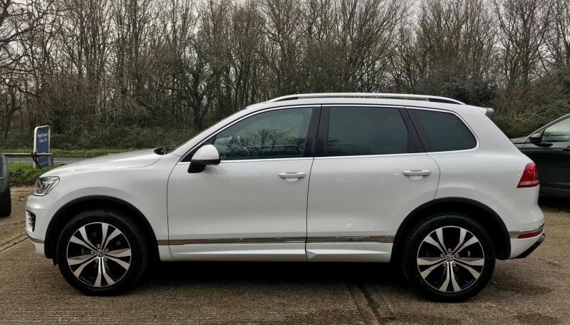 VOLKSWAGEN TOUAREG