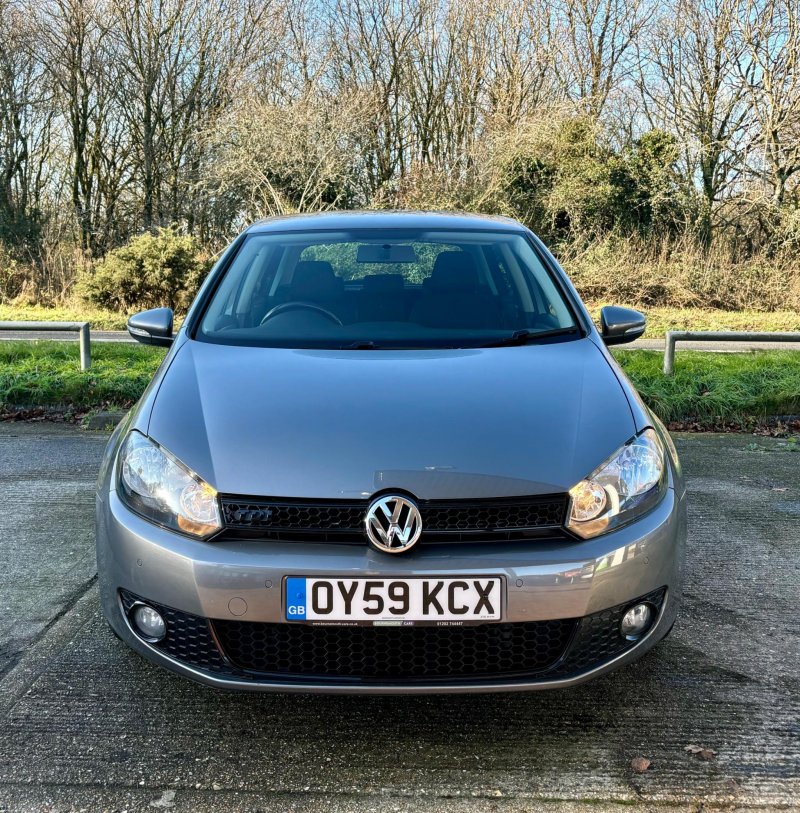 VOLKSWAGEN GOLF