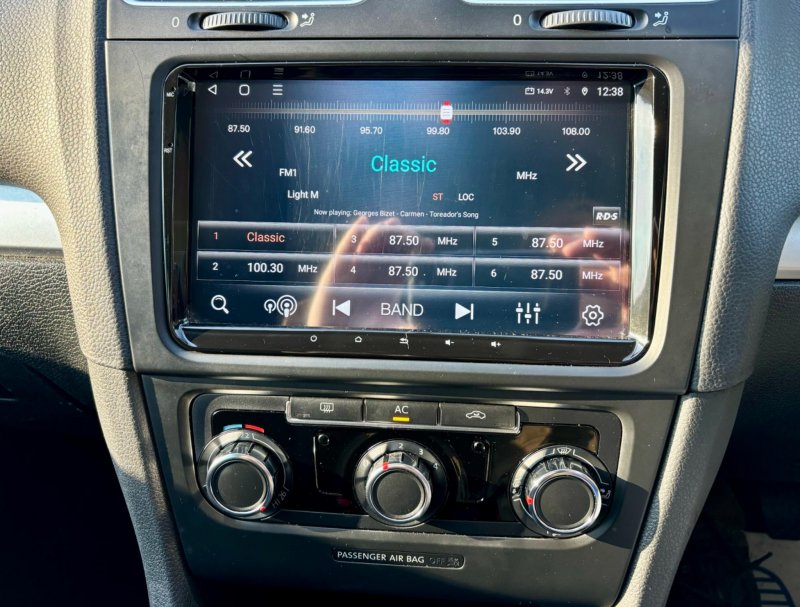 VOLKSWAGEN GOLF