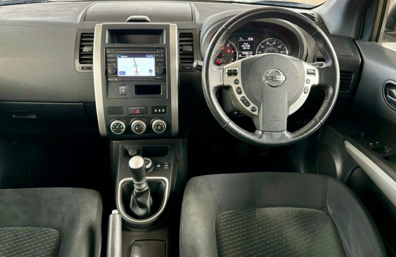 NISSAN X-TRAIL