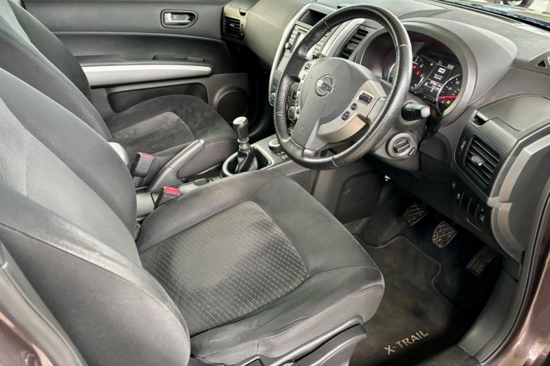 NISSAN X-TRAIL