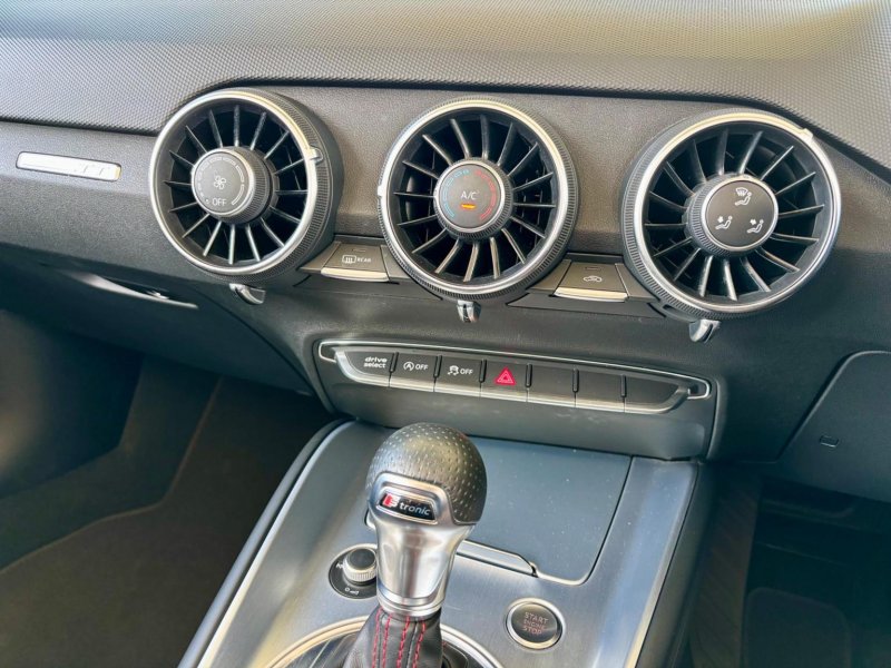 AUDI TT