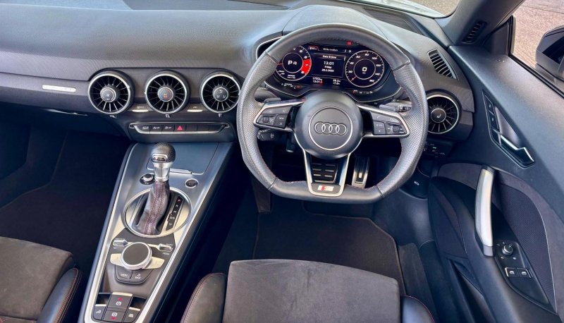 AUDI TT