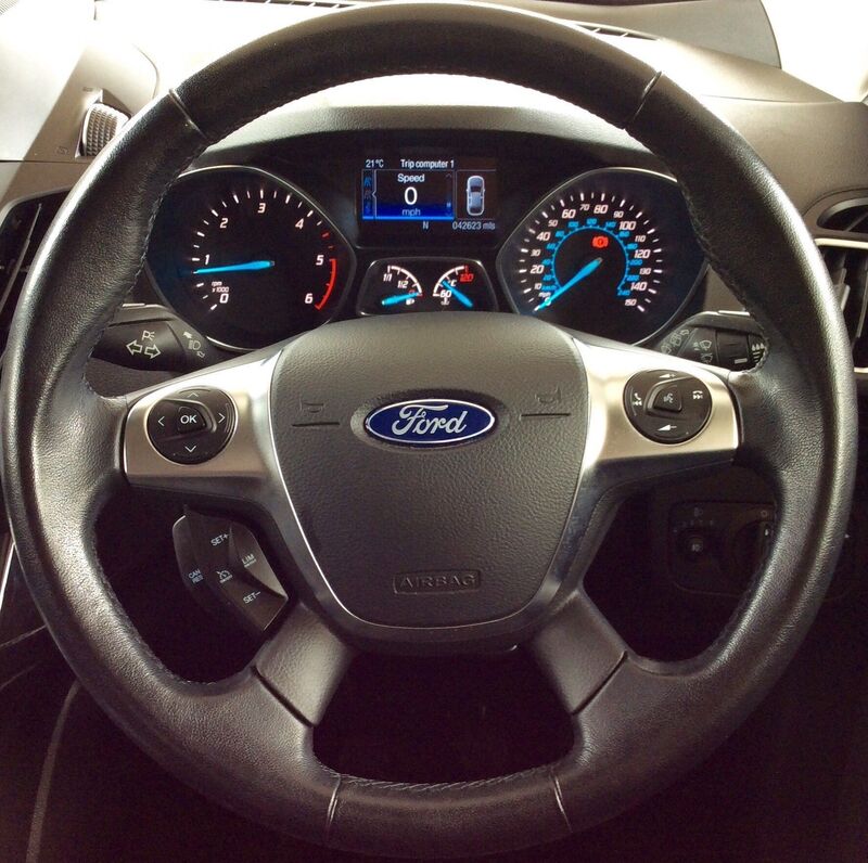 FORD KUGA