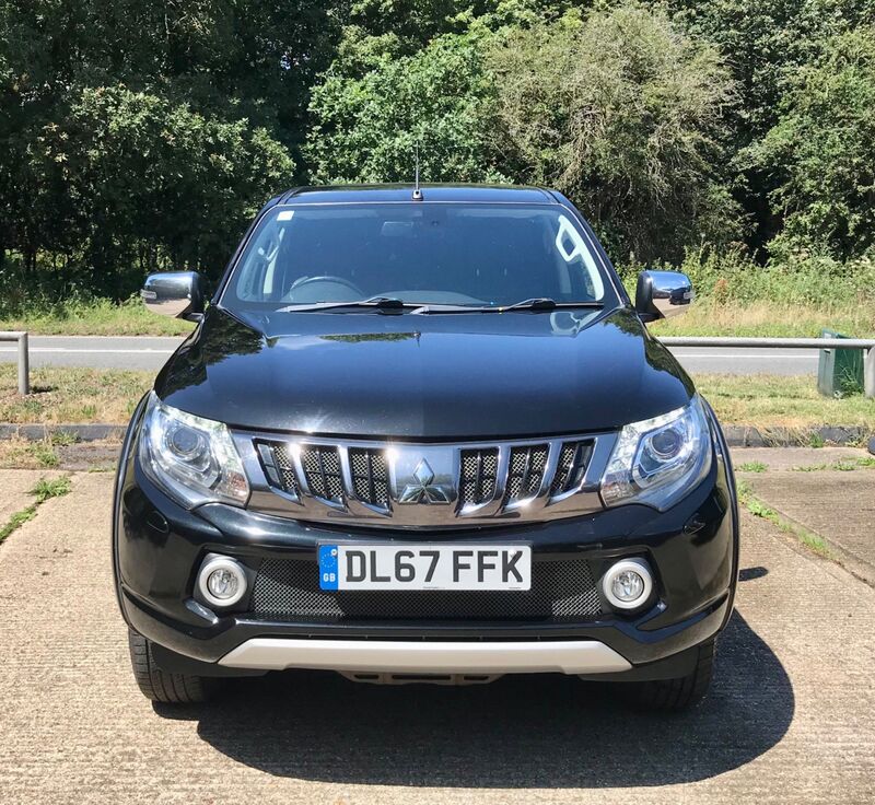 MITSUBISHI L200